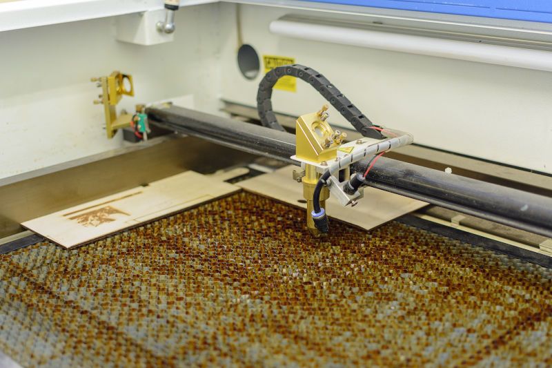 Primo Piano Macchina Laser - Incisione e Taglio Laser su Legno