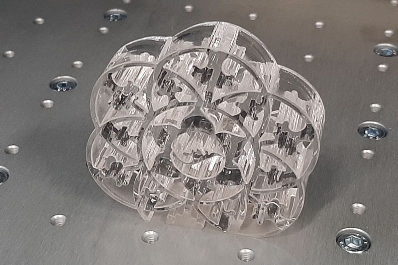 Laser 3D su oggetto in Plexiglass