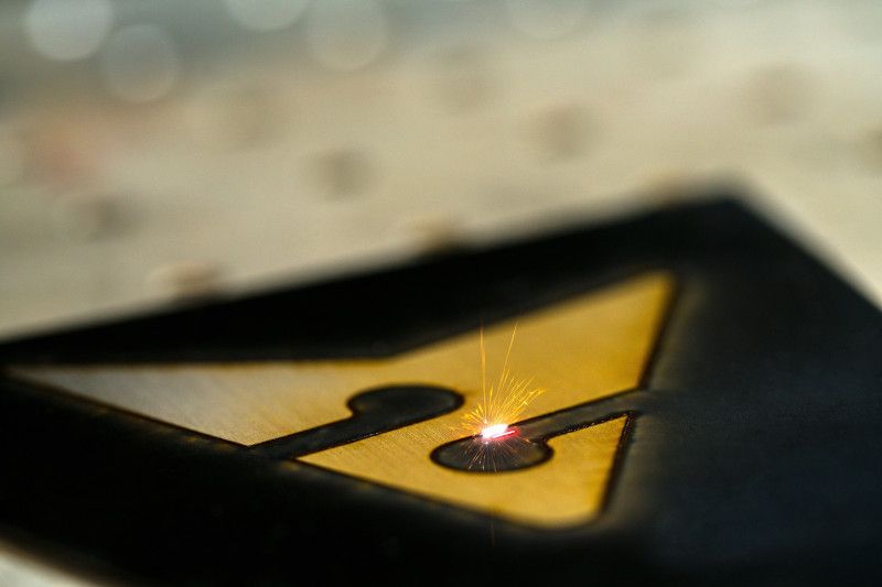 Lasergravur Stahlblech Industrielle Bearbeitung
