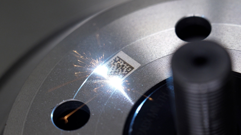 Marcatura Laser Dischi Freno in Metallo con Datamatrix Evlaser