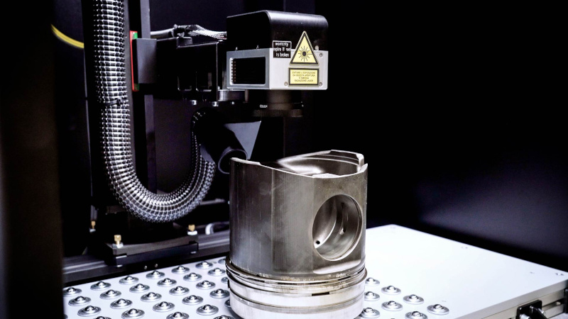Industrial laser marking system operating on a large metal component